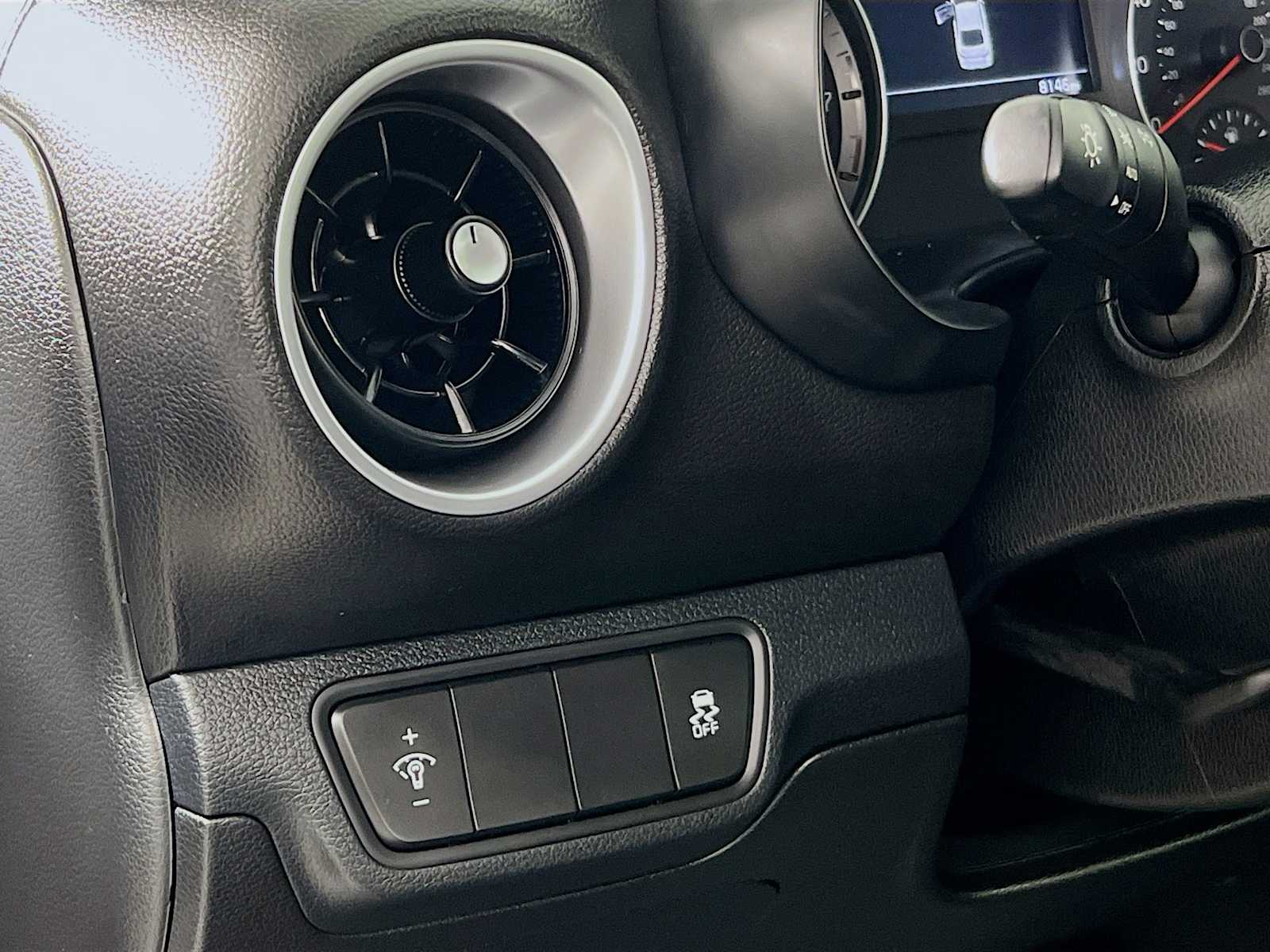 2024 Kia Forte LXS - Photo 10