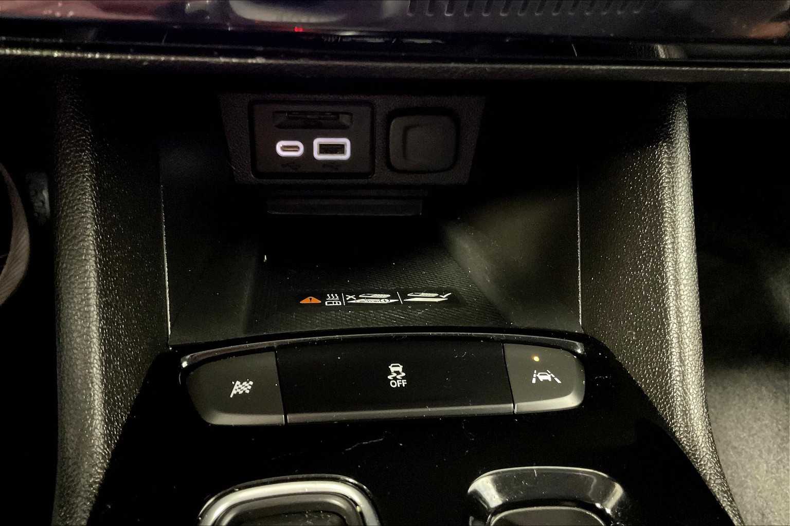 2022 Chevrolet Bolt EUV Premier - Photo 24