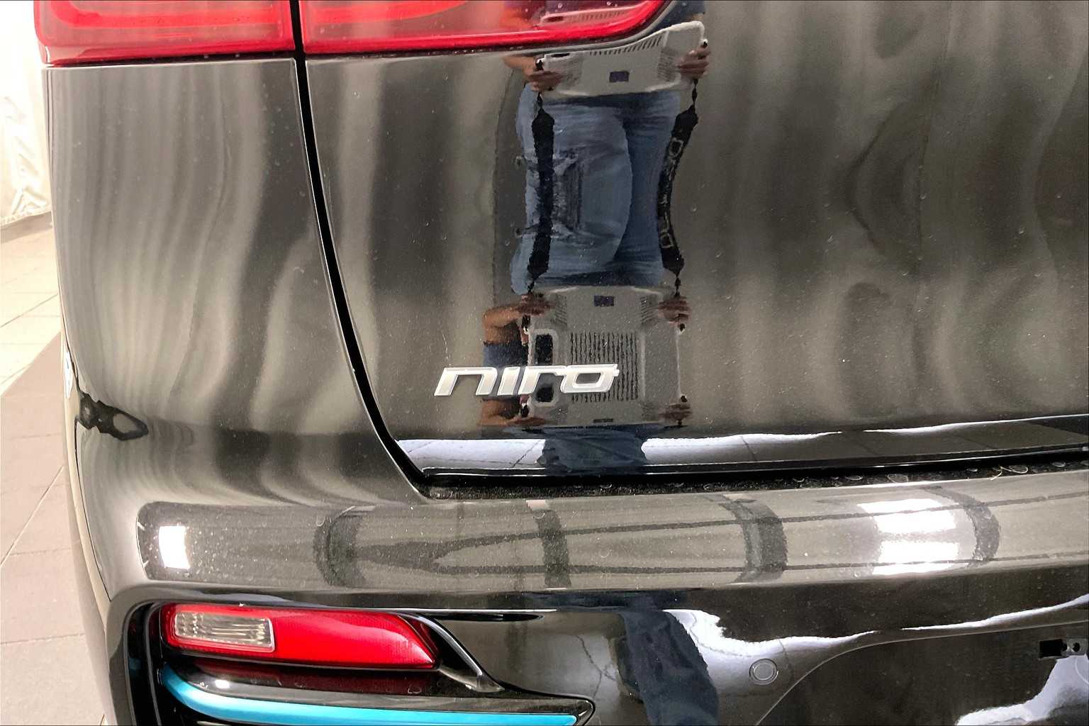 2022 Kia Niro EV EX Premium - Photo 29