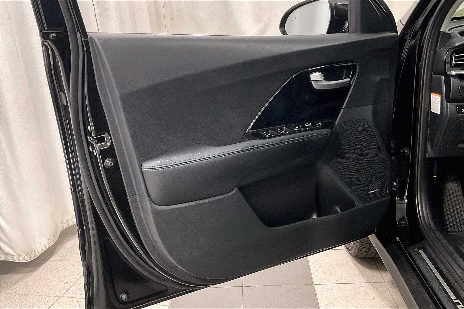 2022 Kia Niro EV EX Premium - Photo 9