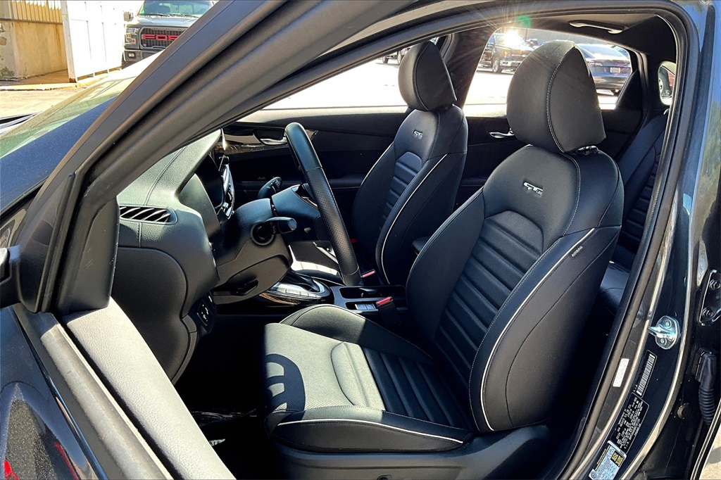 2024 Kia Forte GT-Line - Photo 10