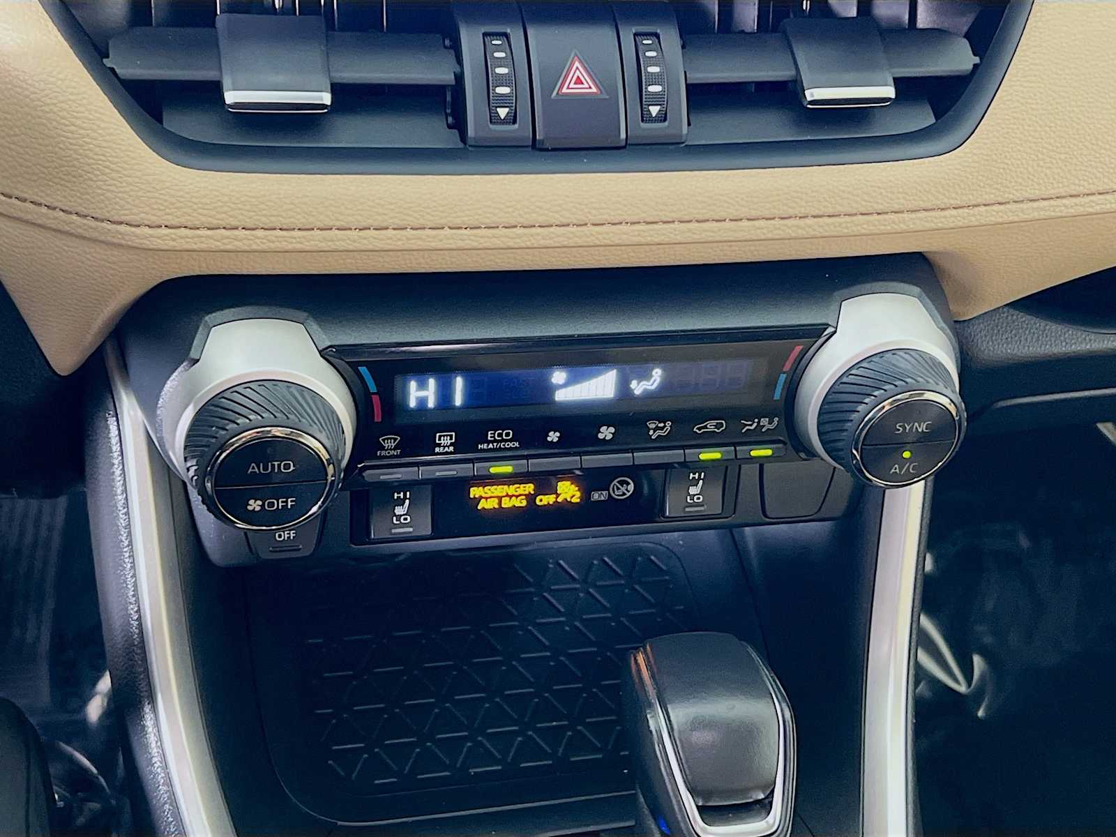 2022 Toyota RAV4 Hybrid XLE Premium - Photo 15