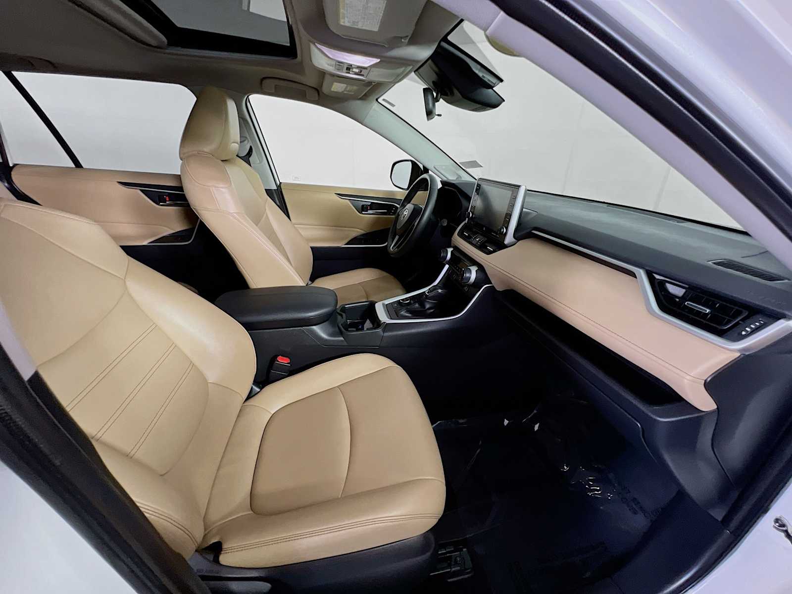 2022 Toyota RAV4 Hybrid XLE Premium - Photo 28