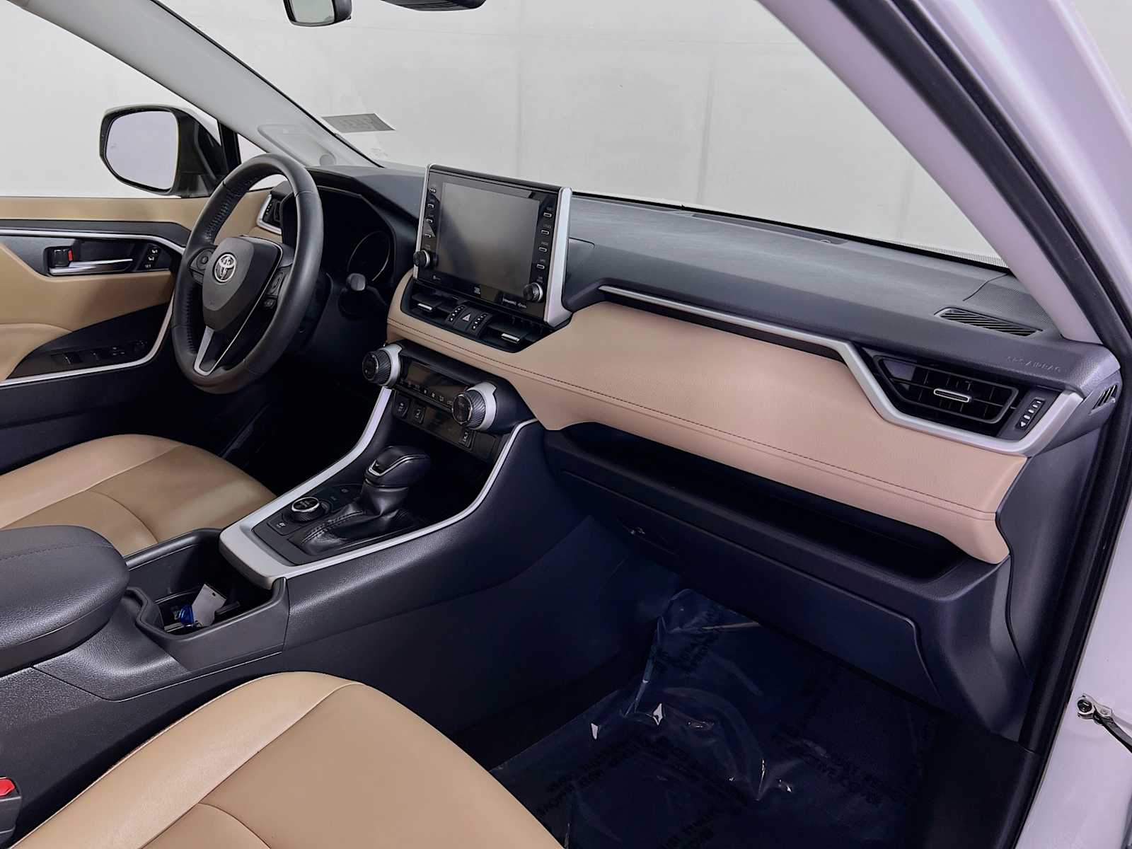 2022 Toyota RAV4 Hybrid XLE Premium - Photo 29