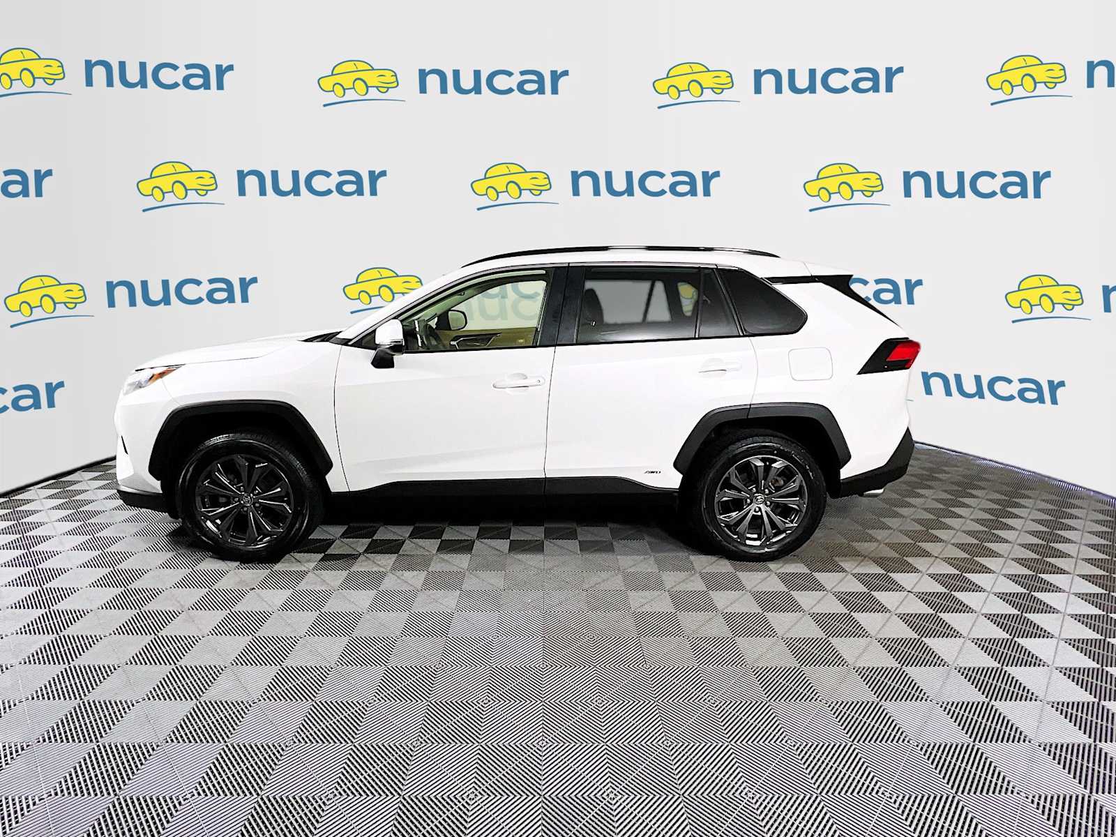 2022 Toyota RAV4 Hybrid XLE Premium - Photo 4