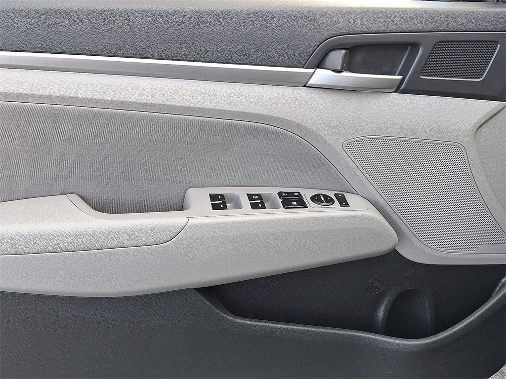 2019 Hyundai Elantra SEL - Photo 13