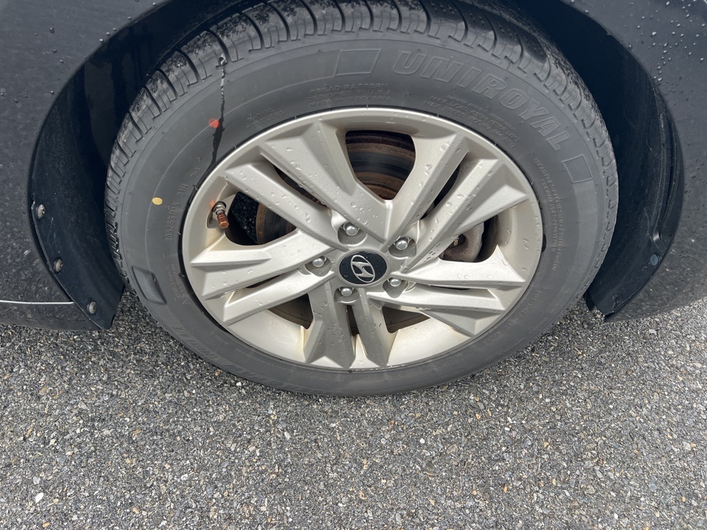 2019 Hyundai Elantra SEL - Photo 2