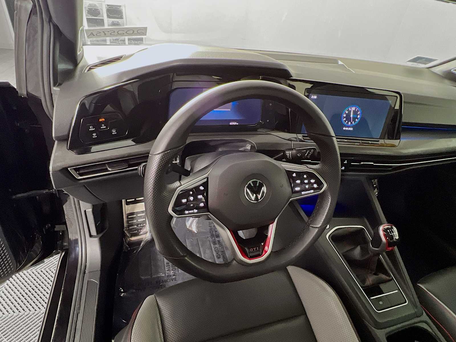2022 Volkswagen Golf GTI SE - Photo 11
