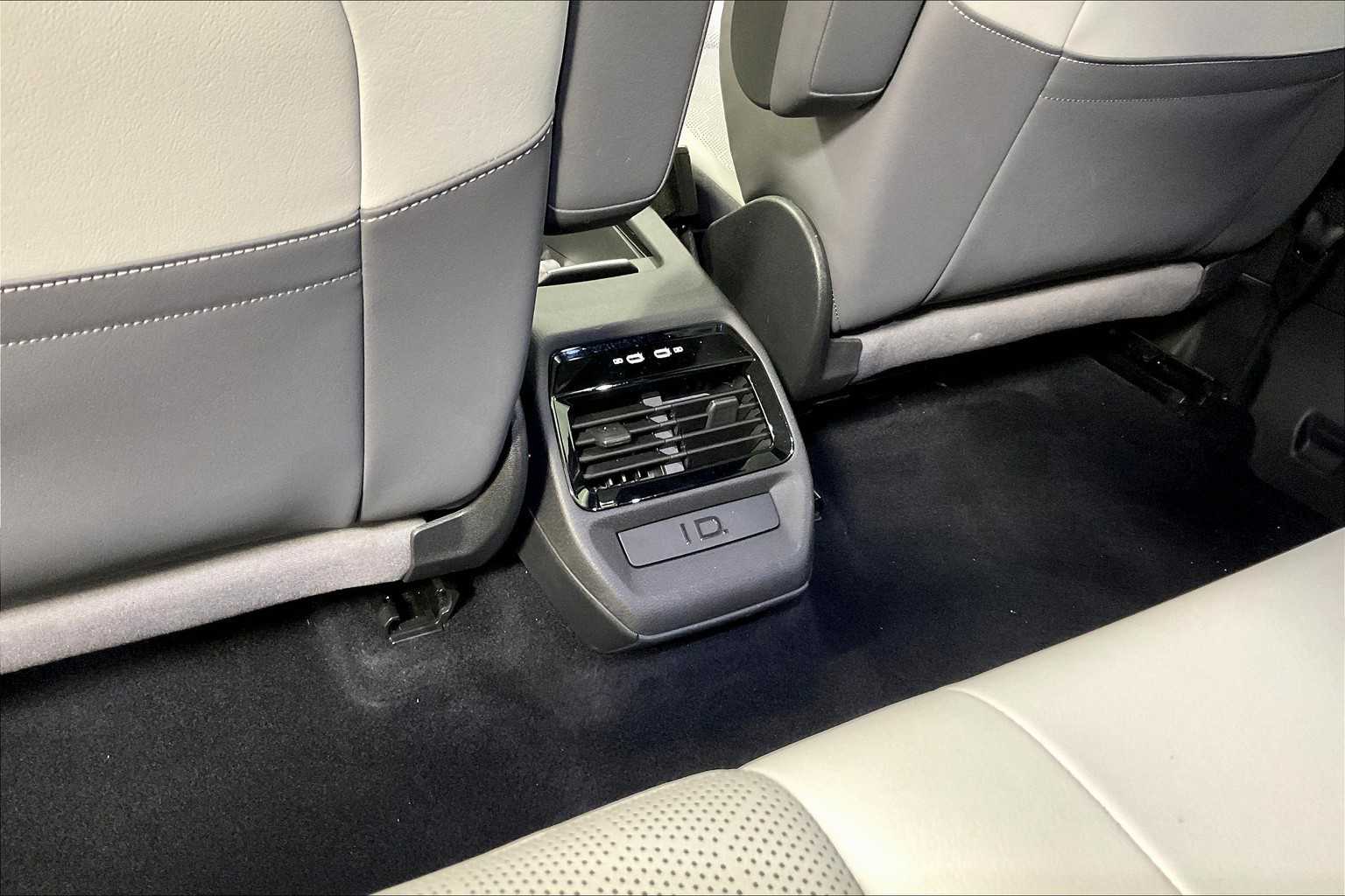 2021 Volkswagen ID.4 Pro S - Photo 28