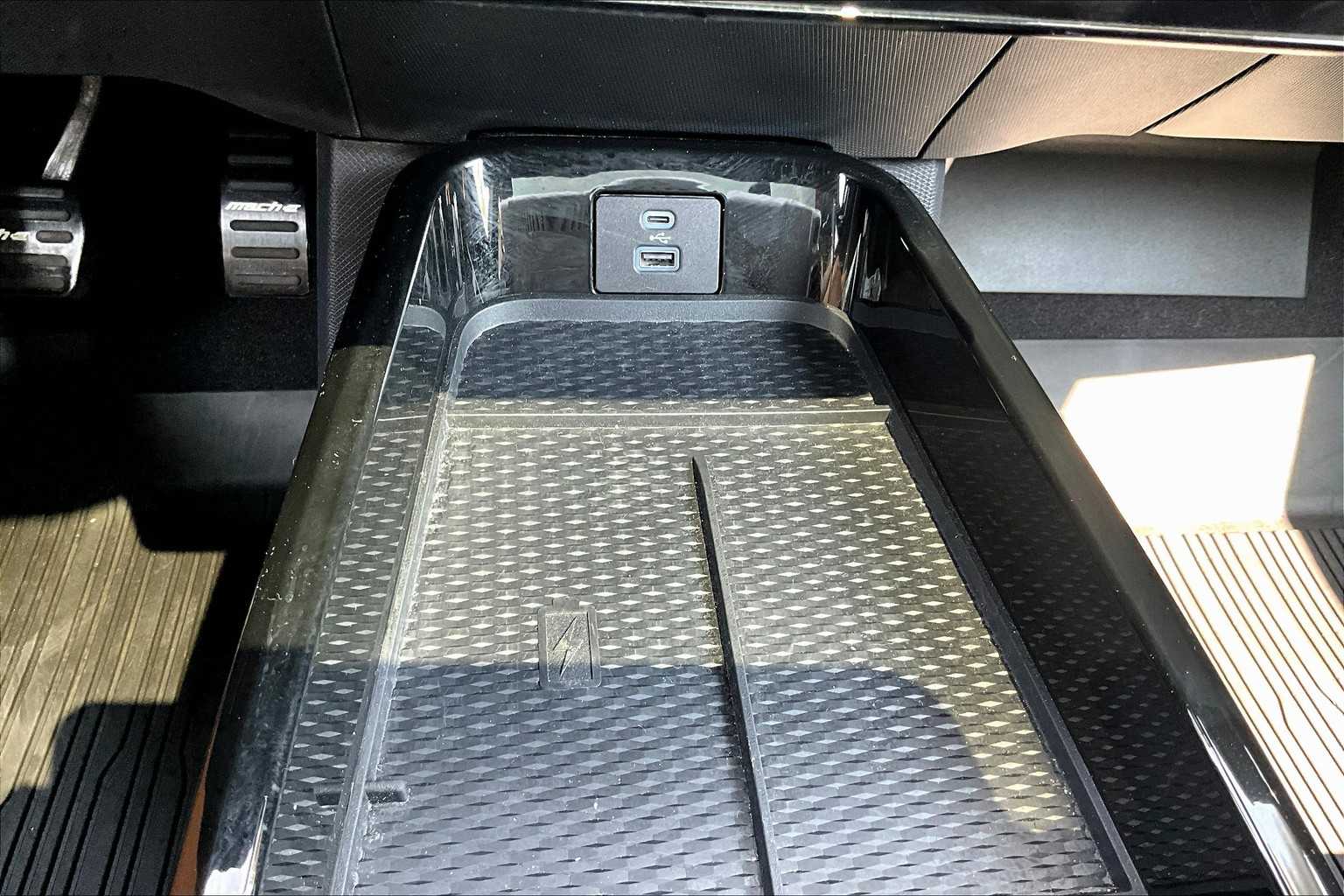 2021 Ford Mustang Mach-E Premium - Photo 26