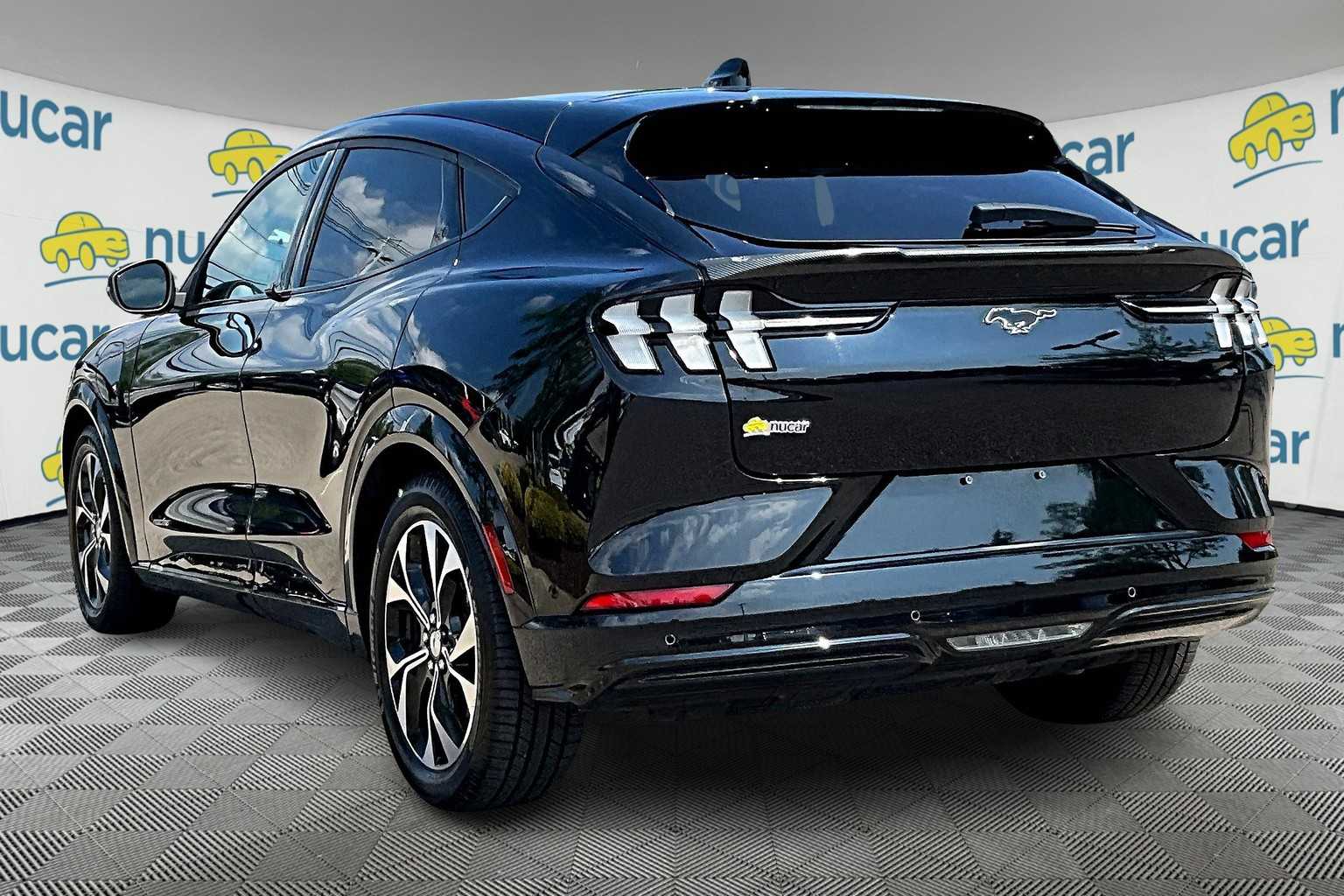 2021 Ford Mustang Mach-E Premium - Photo 4