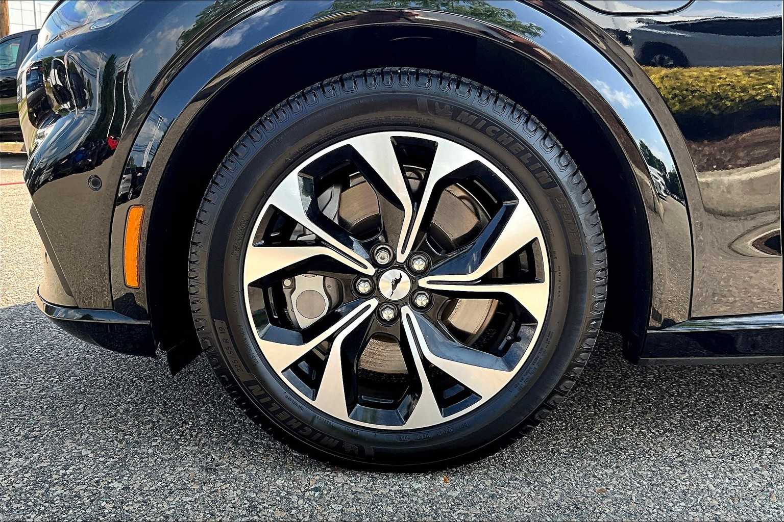 2021 Ford Mustang Mach-E Premium - Photo 7