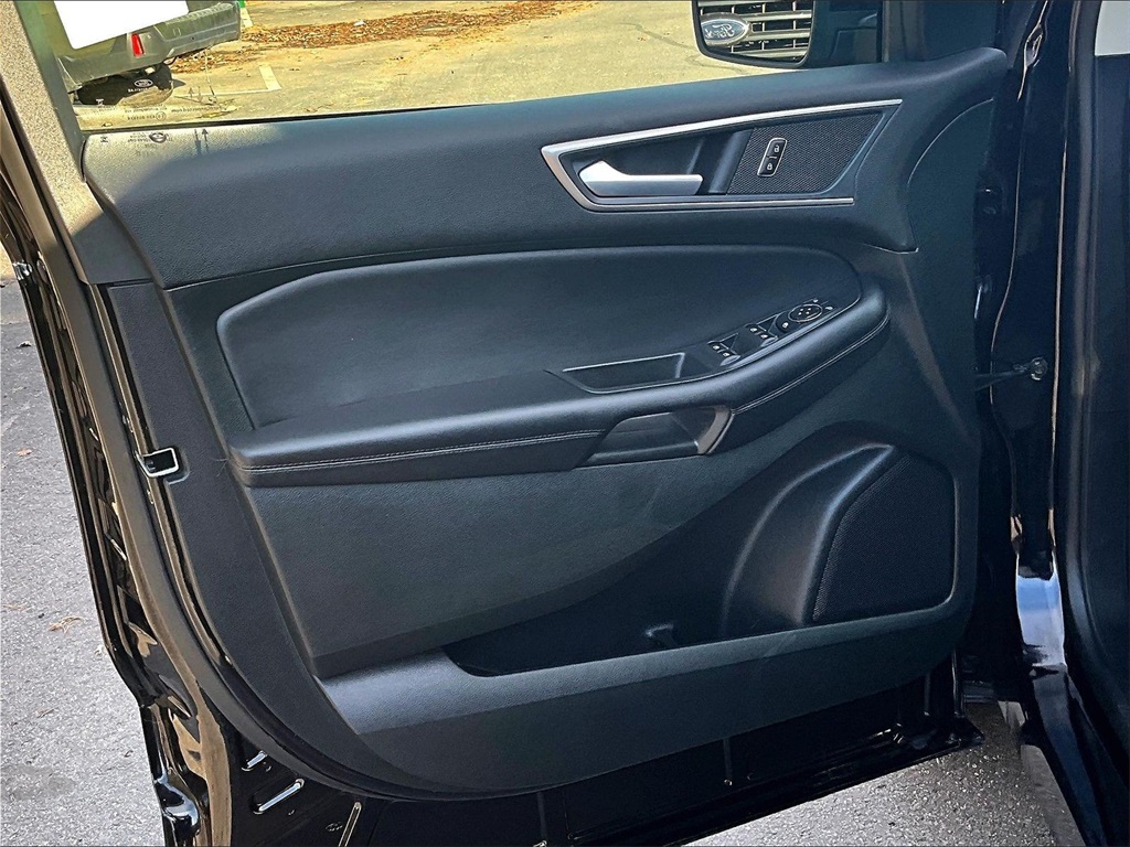 2024 Ford Edge SEL - Photo 9