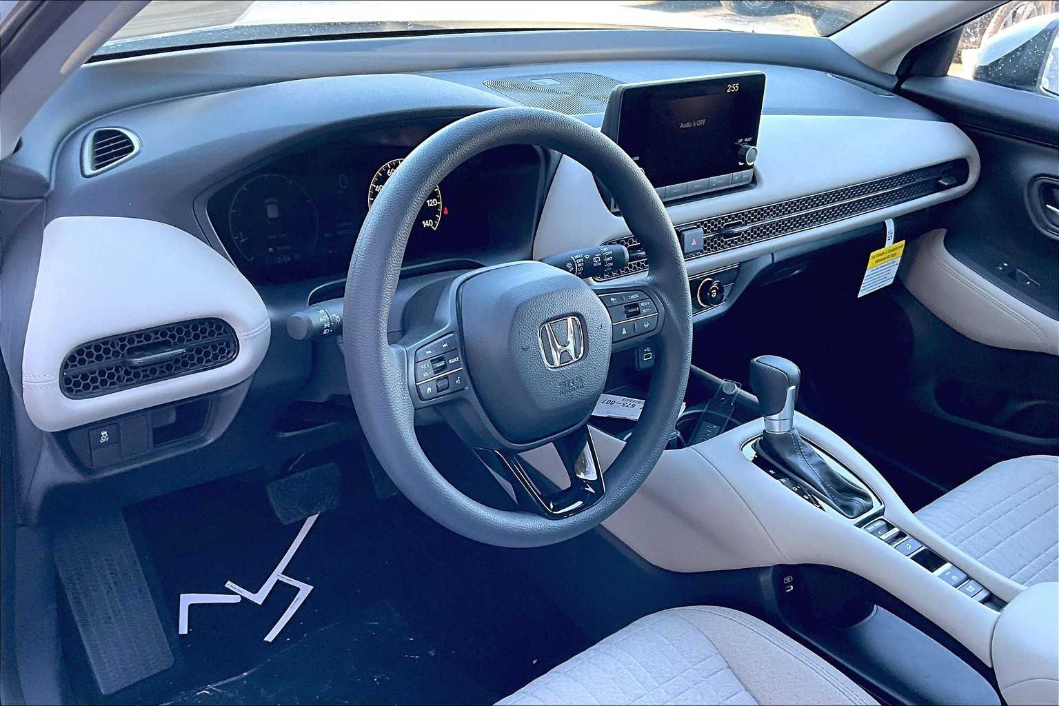 2025 Honda HR-V LX - Photo 9