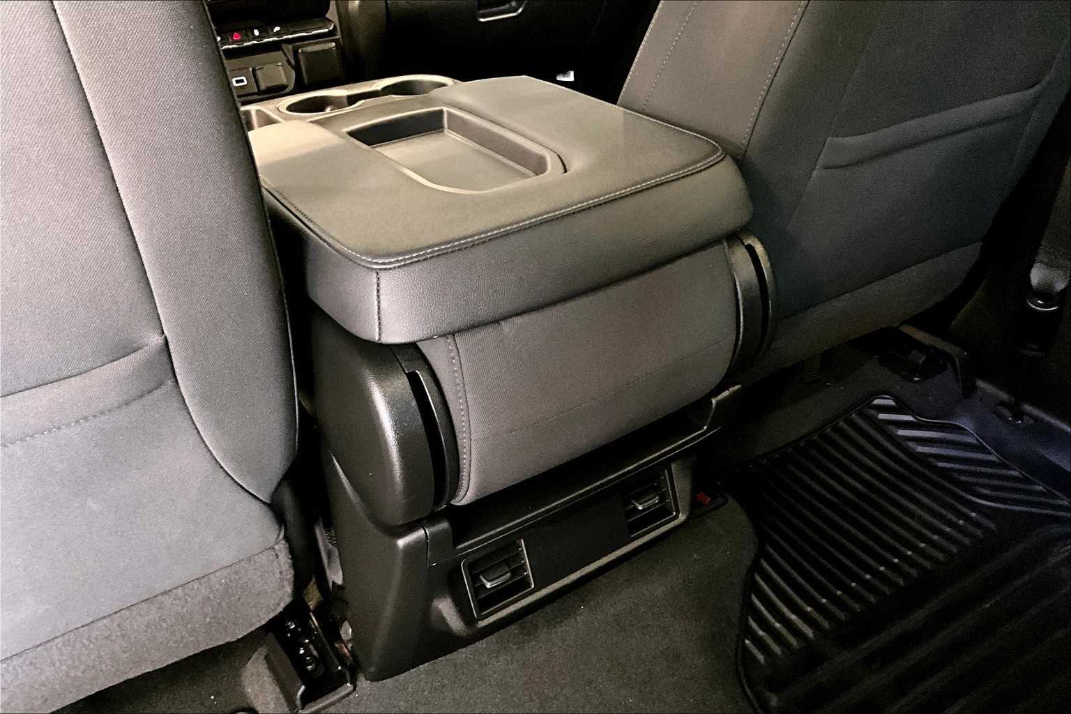 2022 Chevrolet Silverado 1500 LTD Custom - Photo 28
