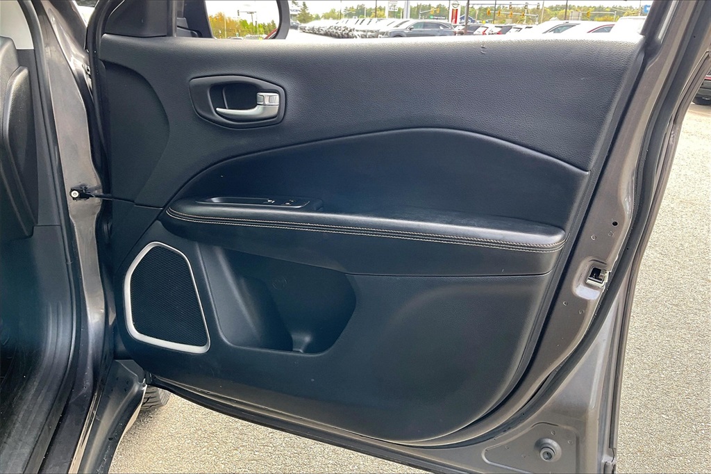 2020 Jeep Compass Latitude - Photo 12