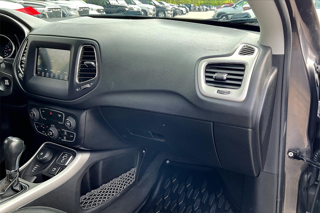 2020 Jeep Compass Latitude - Photo 13