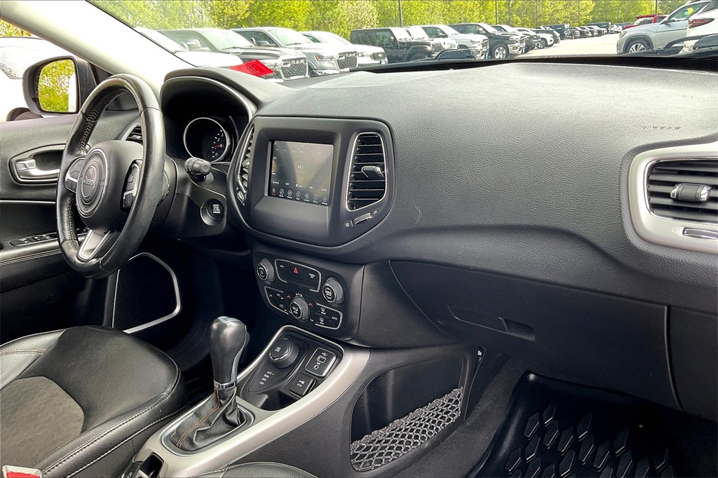 2020 Jeep Compass Latitude - Photo 14