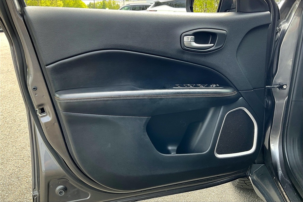 2020 Jeep Compass Latitude - Photo 9