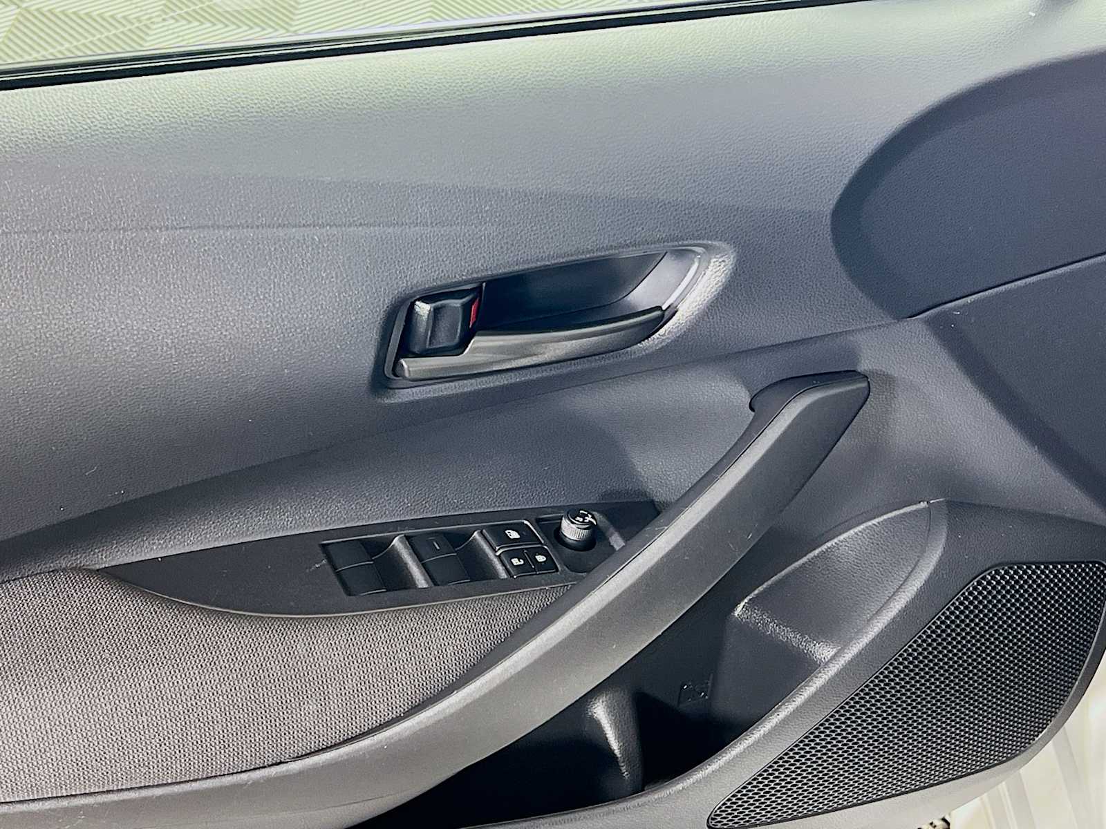 2024 Toyota Corolla LE - Photo 18