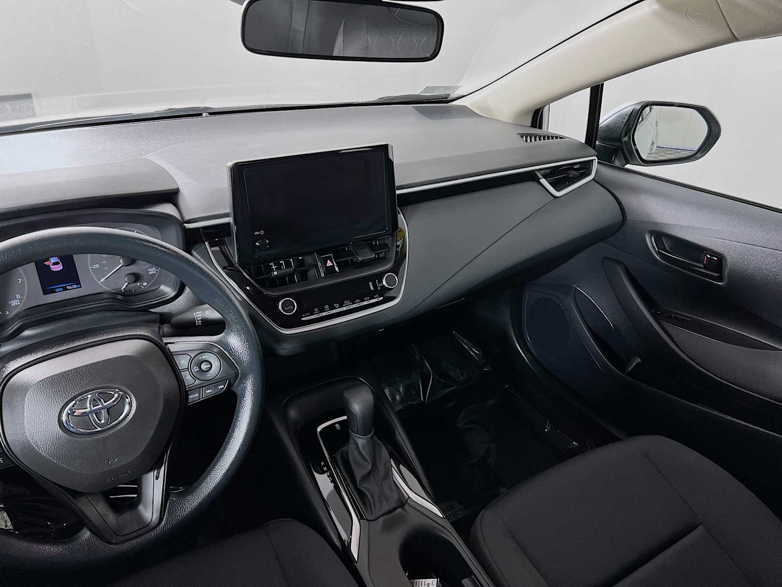 2024 Toyota Corolla LE - Photo 23