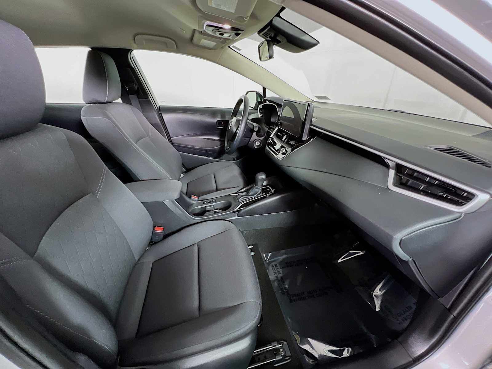 2024 Toyota Corolla LE - Photo 27