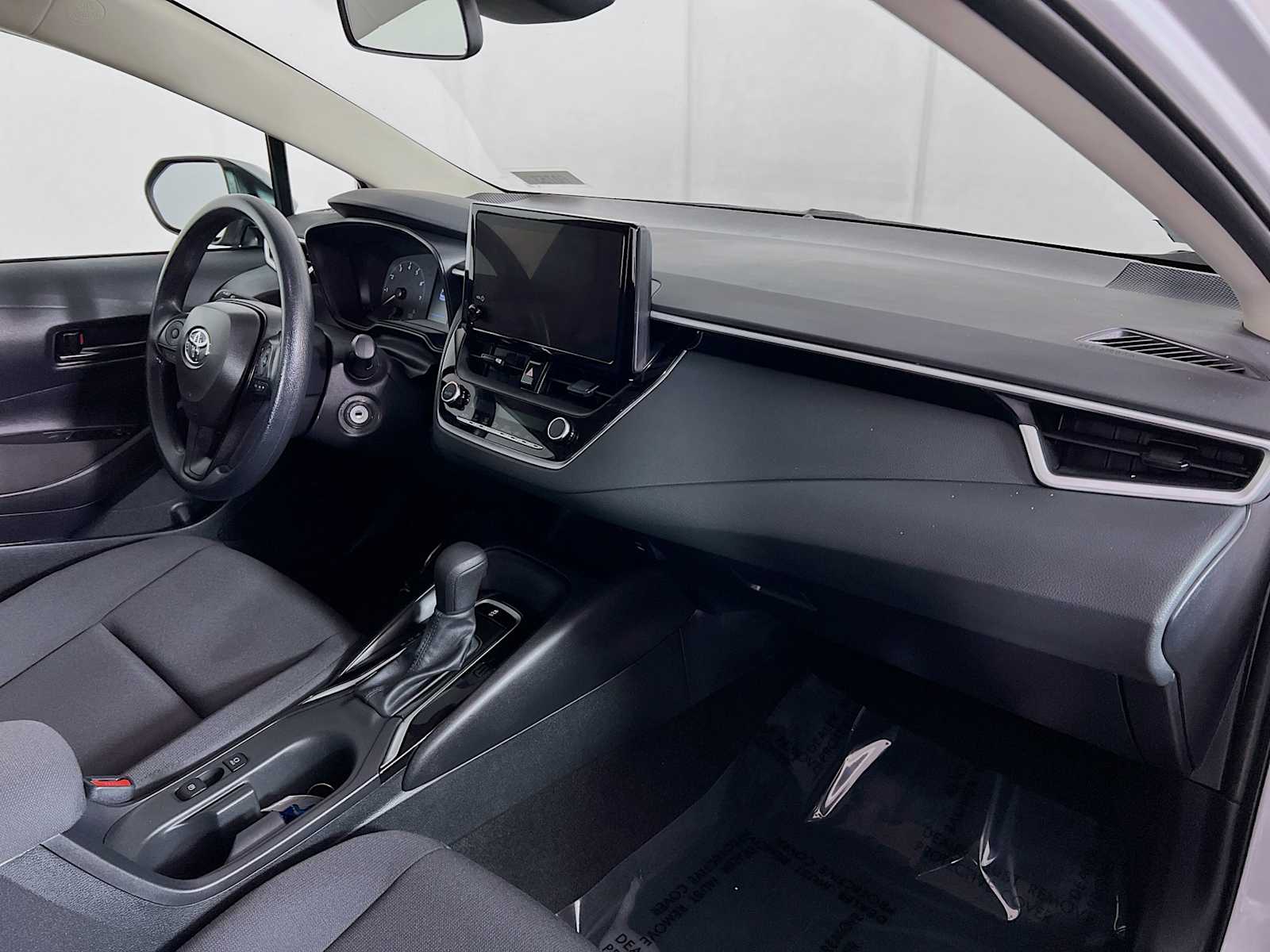 2024 Toyota Corolla LE - Photo 28