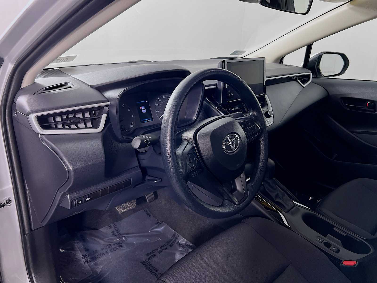 2024 Toyota Corolla LE - Photo 9