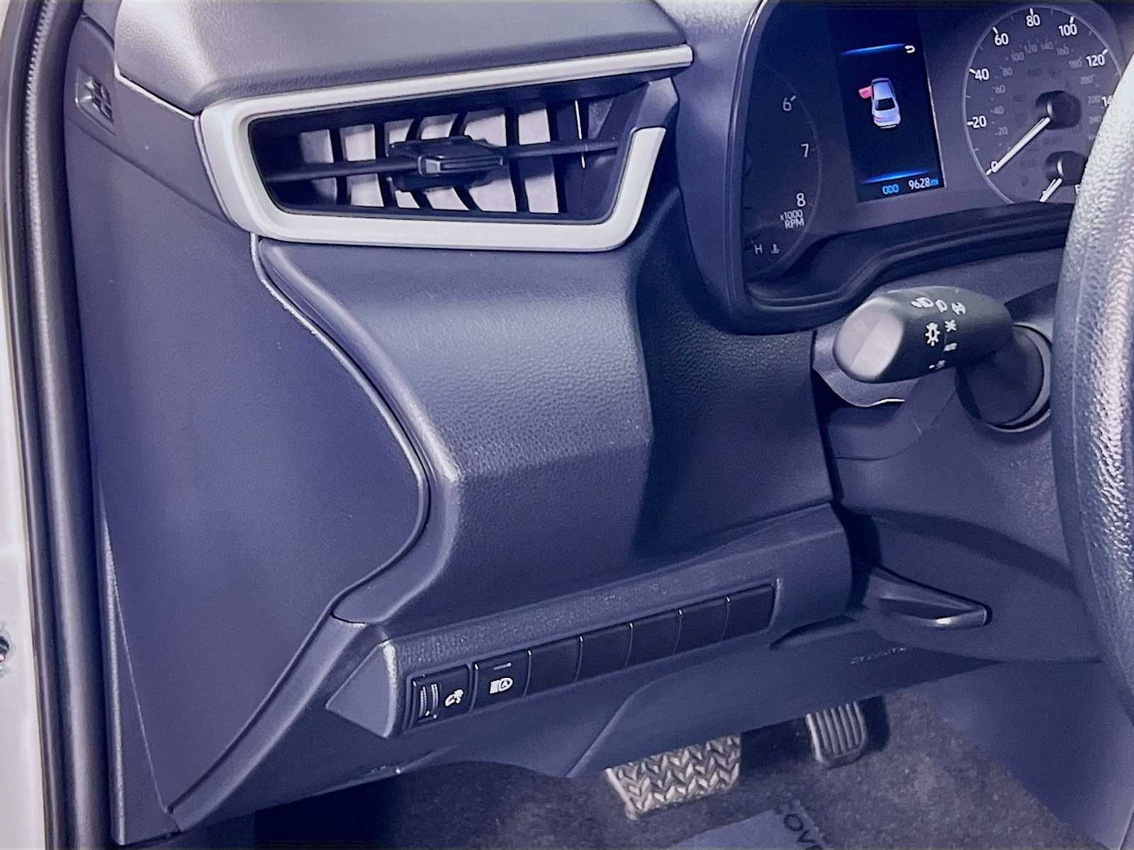 2024 Toyota Corolla LE - Photo 10