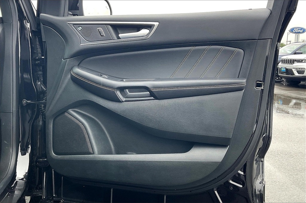 2022 Ford Edge ST - Photo 11