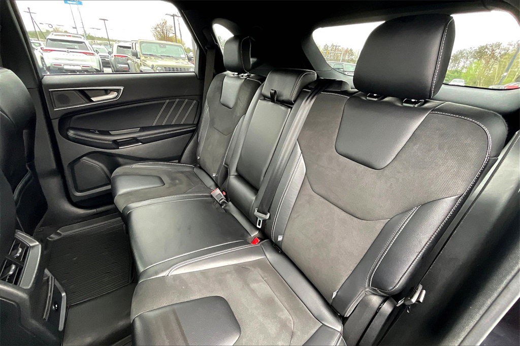 2022 Ford Edge ST - Photo 14