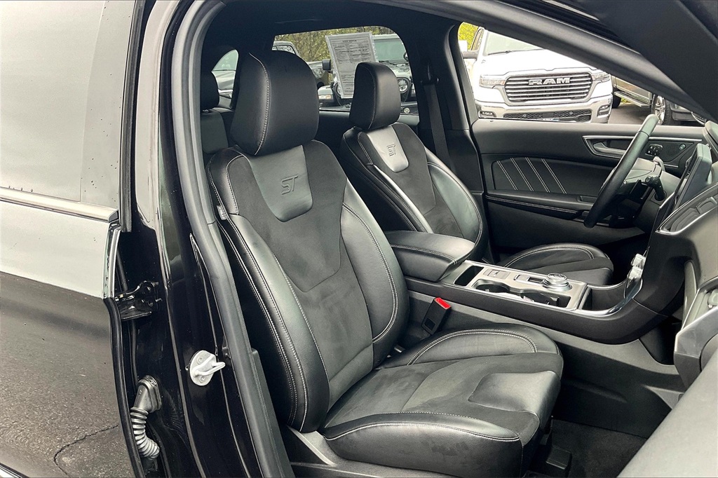 2022 Ford Edge ST - Photo 10