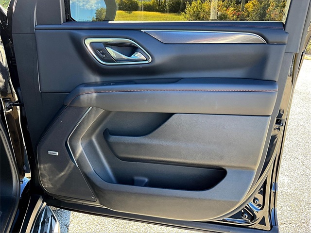 2024 Chevrolet Suburban RST - Photo 12