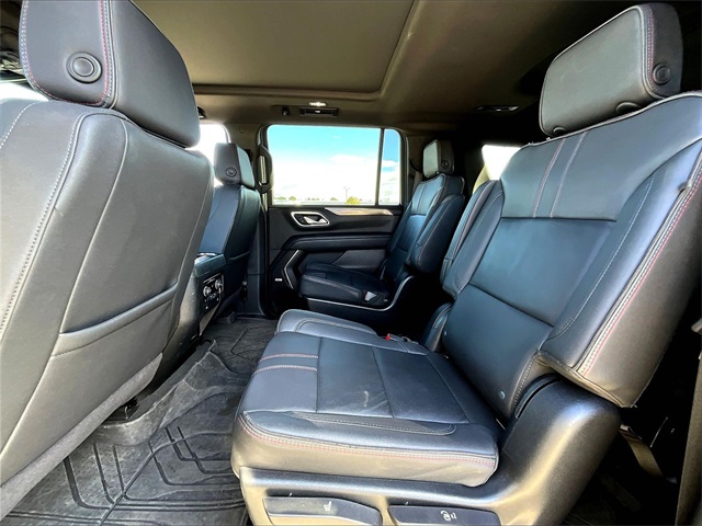 2024 Chevrolet Suburban RST - Photo 14