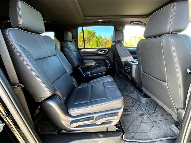 2024 Chevrolet Suburban RST - Photo 15