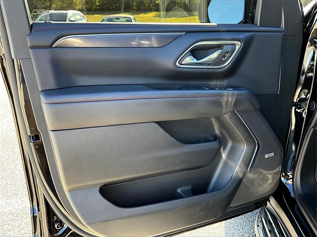 2024 Chevrolet Suburban RST - Photo 9