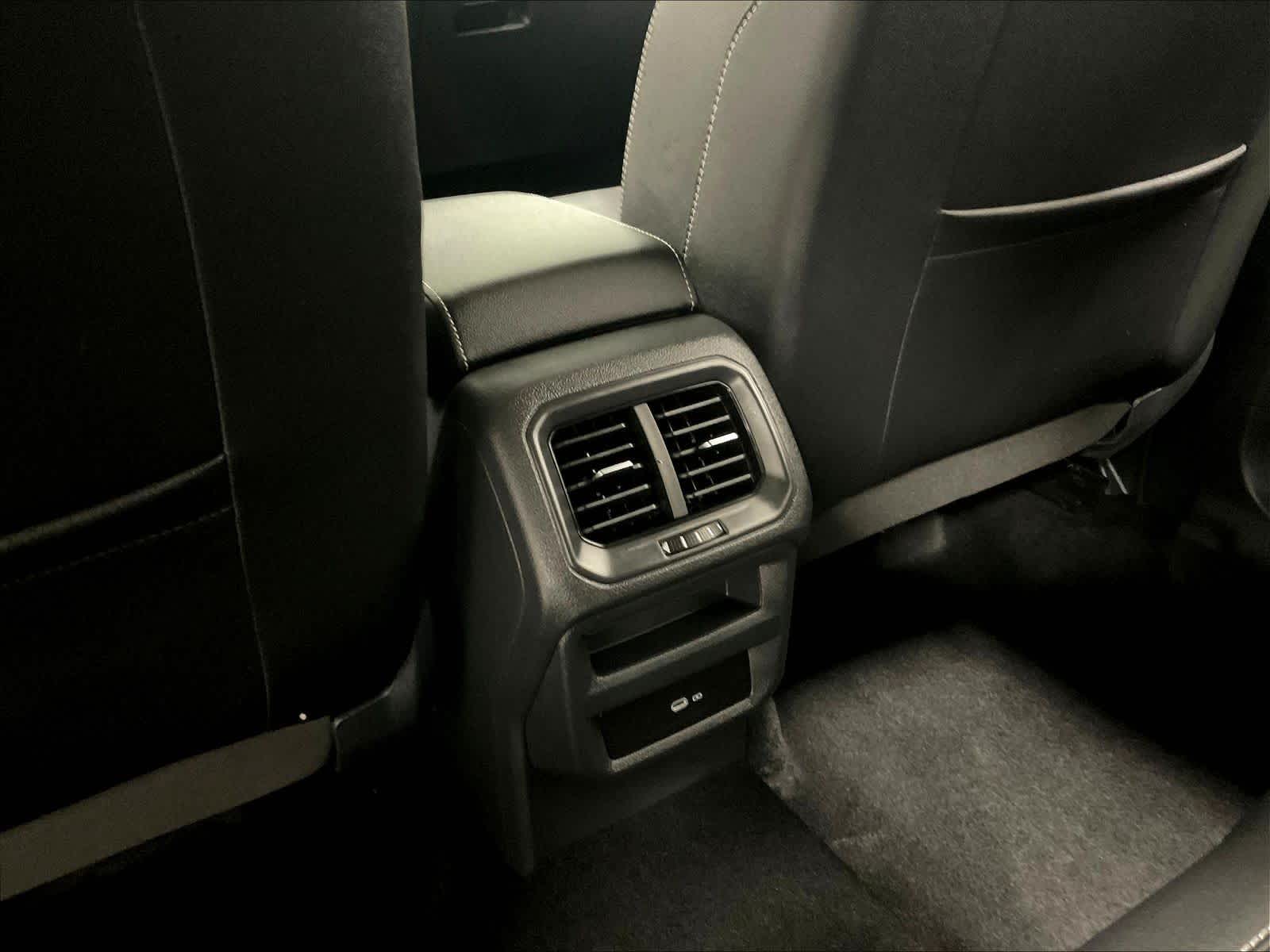 2022 Volkswagen Taos SE - Photo 28