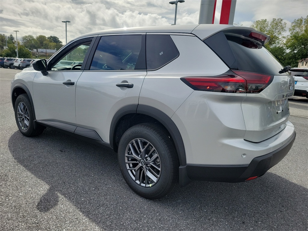 2025 Nissan Rogue S - Photo 3