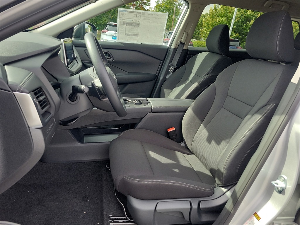 2025 Nissan Rogue S - Photo 9
