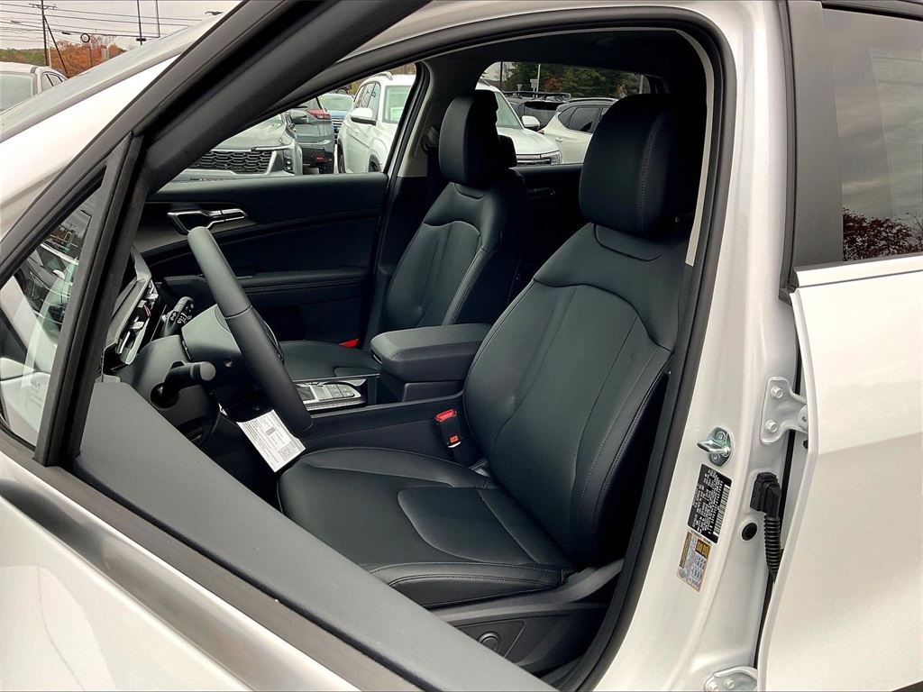 2026 Kia Sportage EX - Photo 11