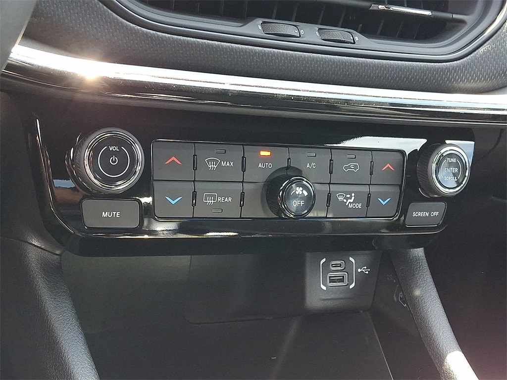 2025 Jeep Compass Limited - Photo 12