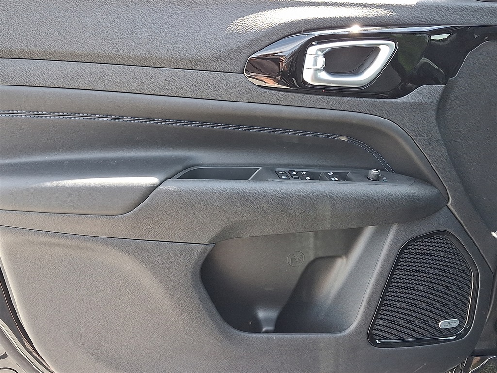 2025 Jeep Compass Limited - Photo 8