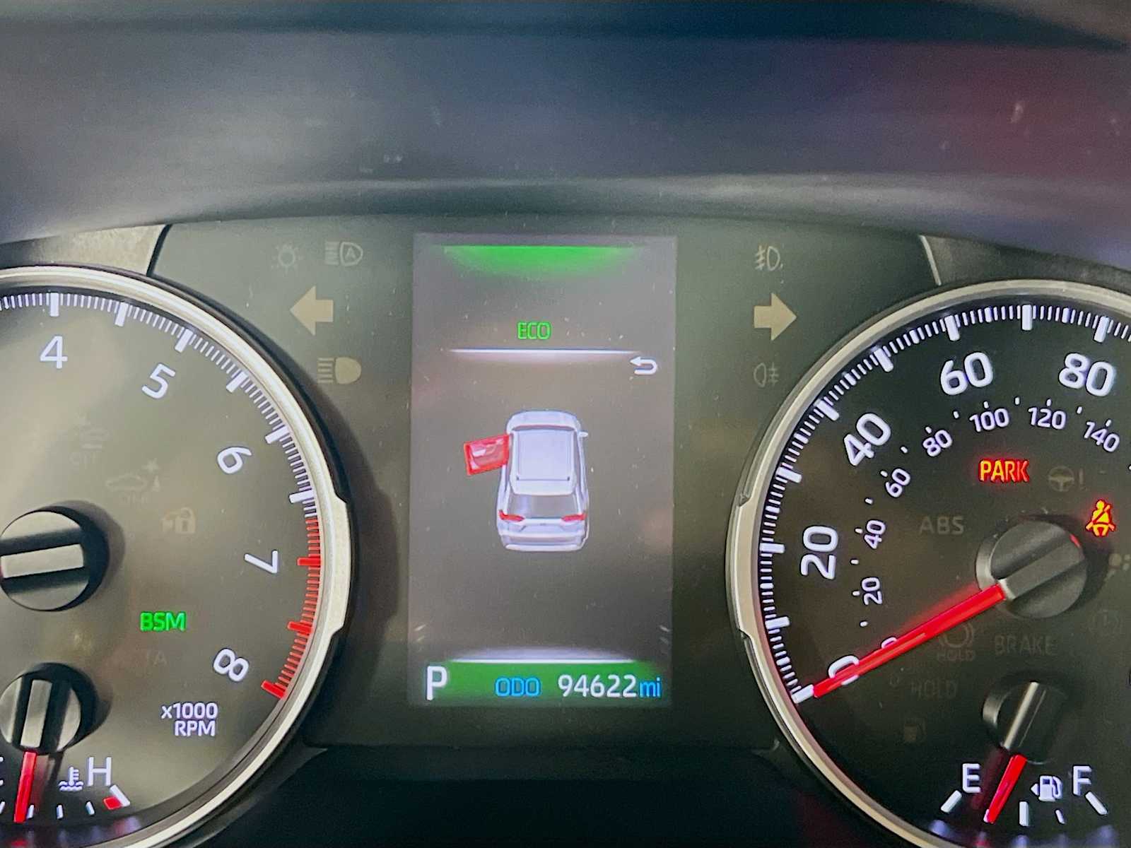 2020 Toyota RAV4 XLE - Photo 12