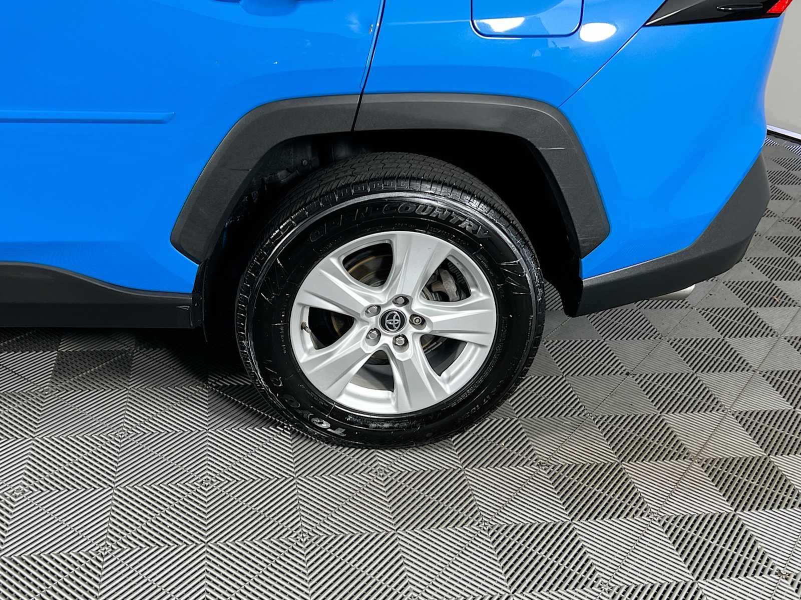 2020 Toyota RAV4 XLE - Photo 30