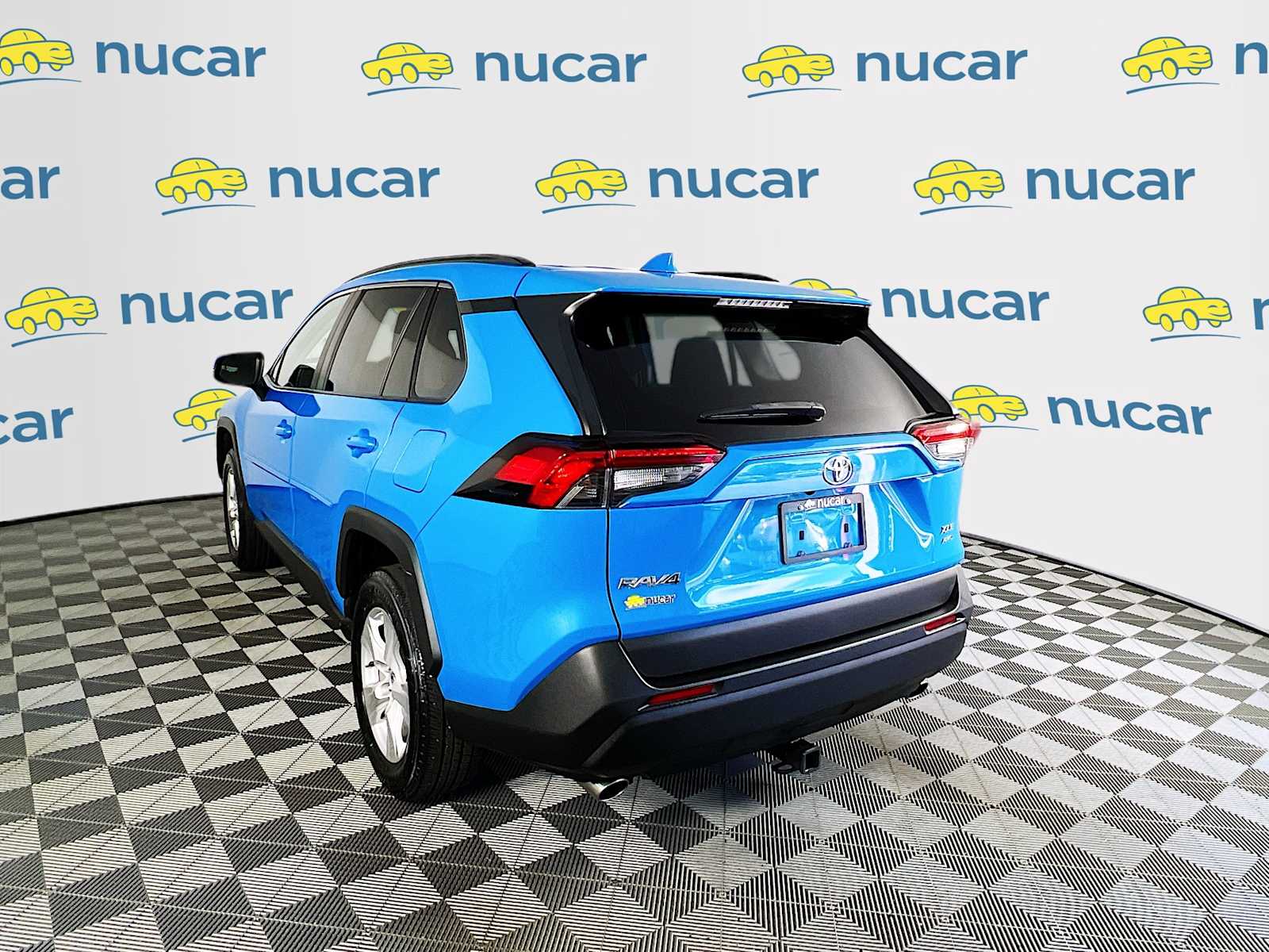 2020 Toyota RAV4 XLE - Photo 5