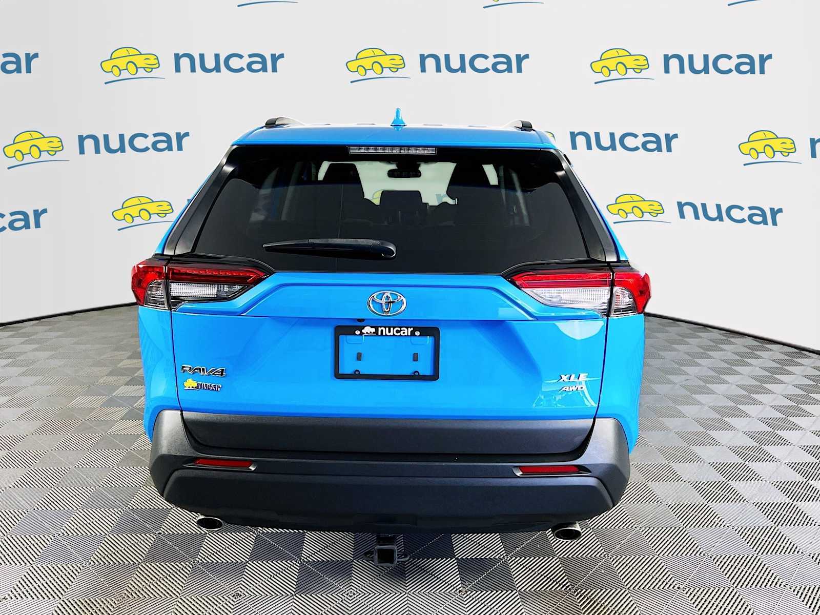 2020 Toyota RAV4 XLE - Photo 6