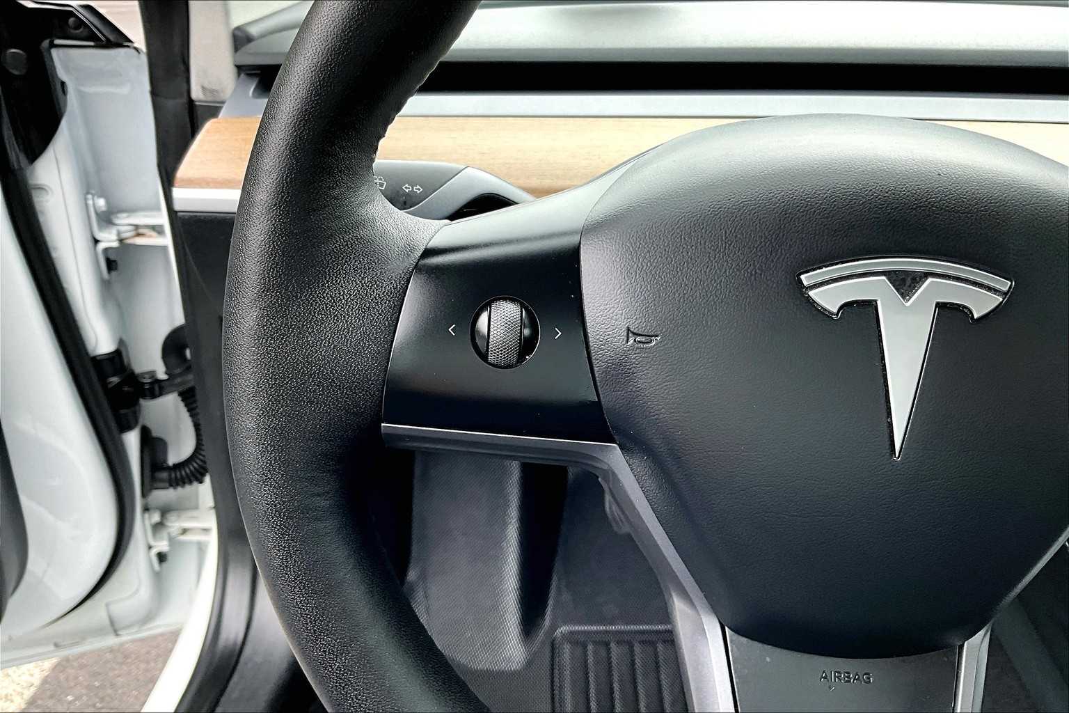 2023 Tesla Model 3  - Photo 23