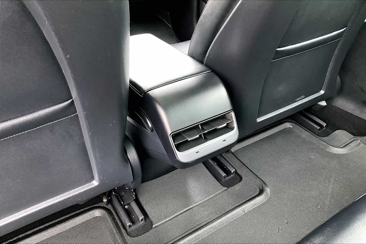2023 Tesla Model 3  - Photo 28