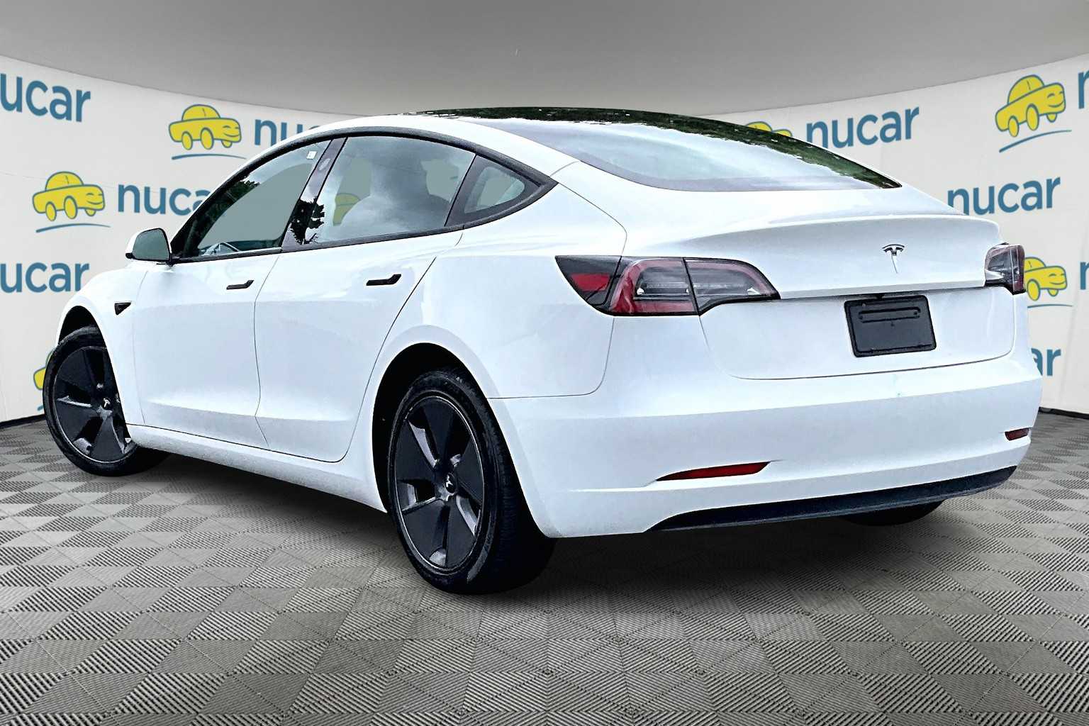 2023 Tesla Model 3  - Photo 4