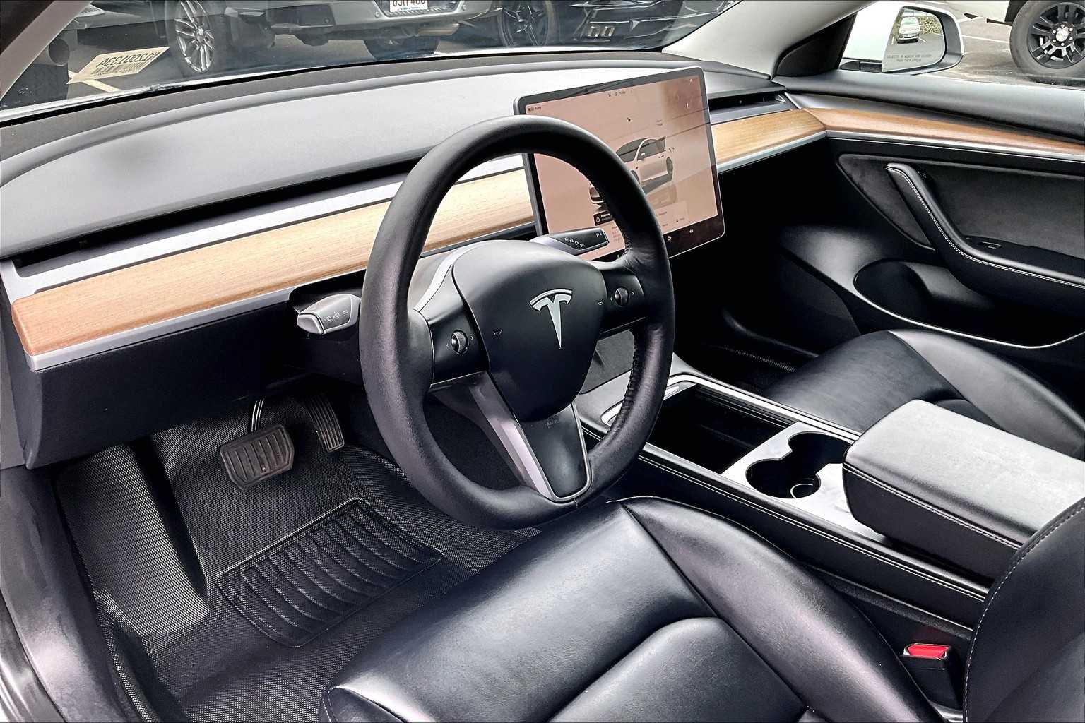 2023 Tesla Model 3  - Photo 8